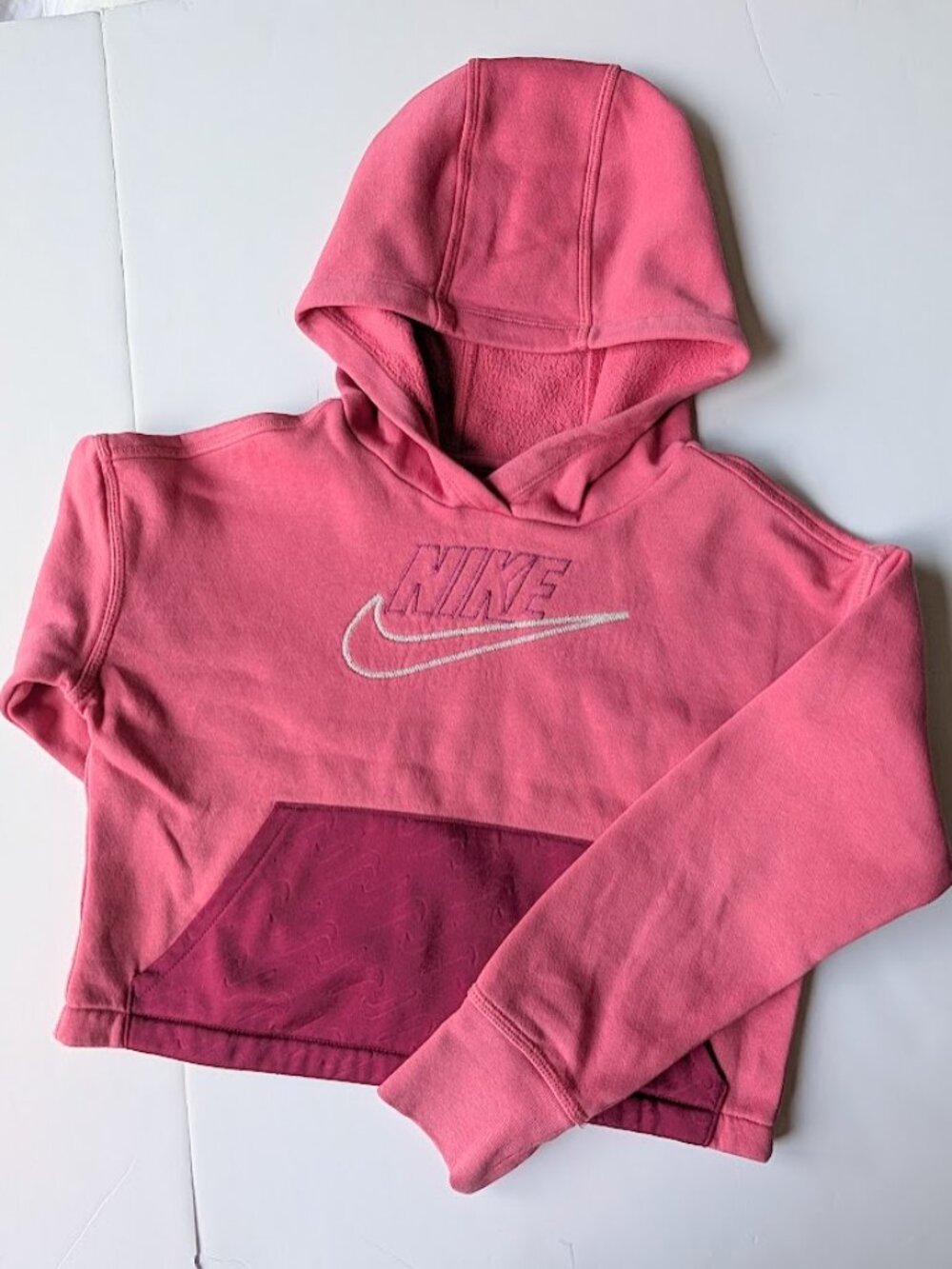 Nike Girls Cropped hoodie Pink Colorblock Pullover Sweatshirt Athletic Sz:L